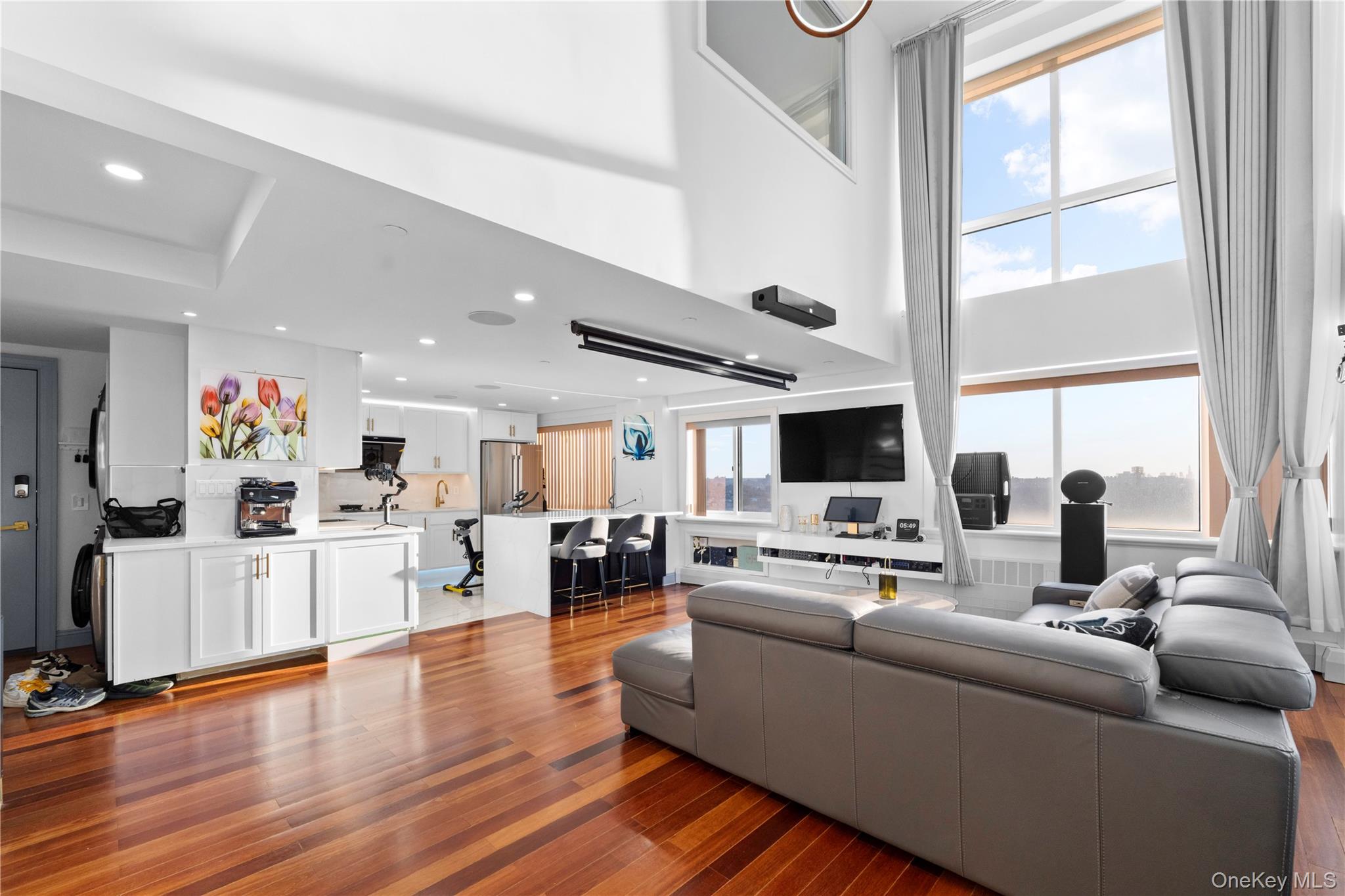 #1 photo, 43-18 Main Street, 뉴욕퀸즈 Flushing , NY 11355