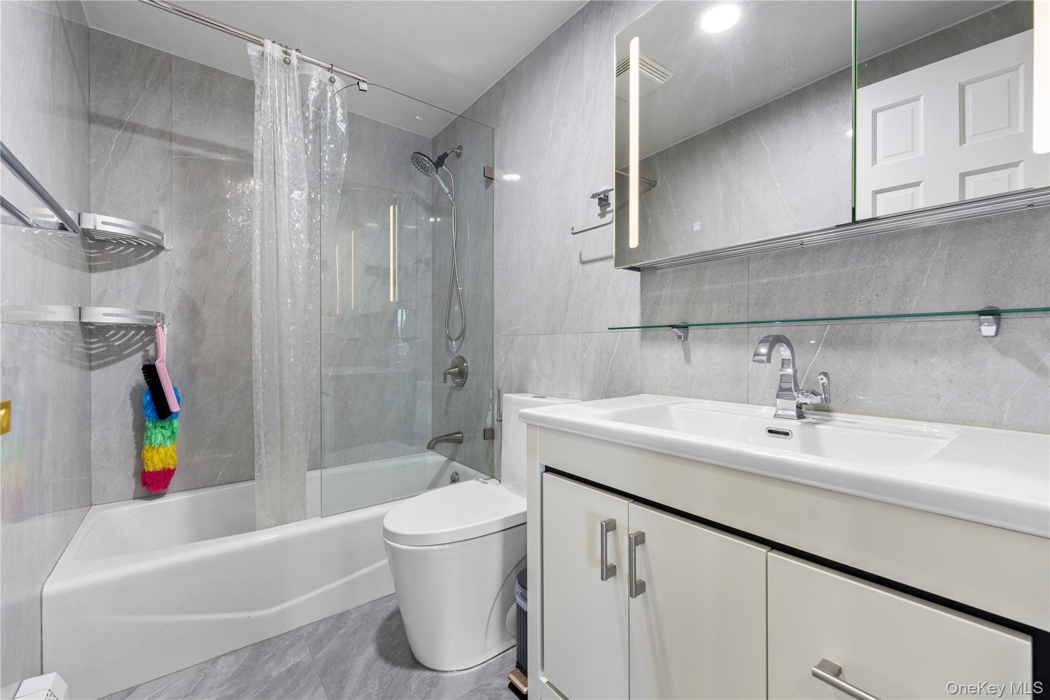 #14 photo, 43-18 Main Street, 뉴욕퀸즈 Flushing , NY 11355