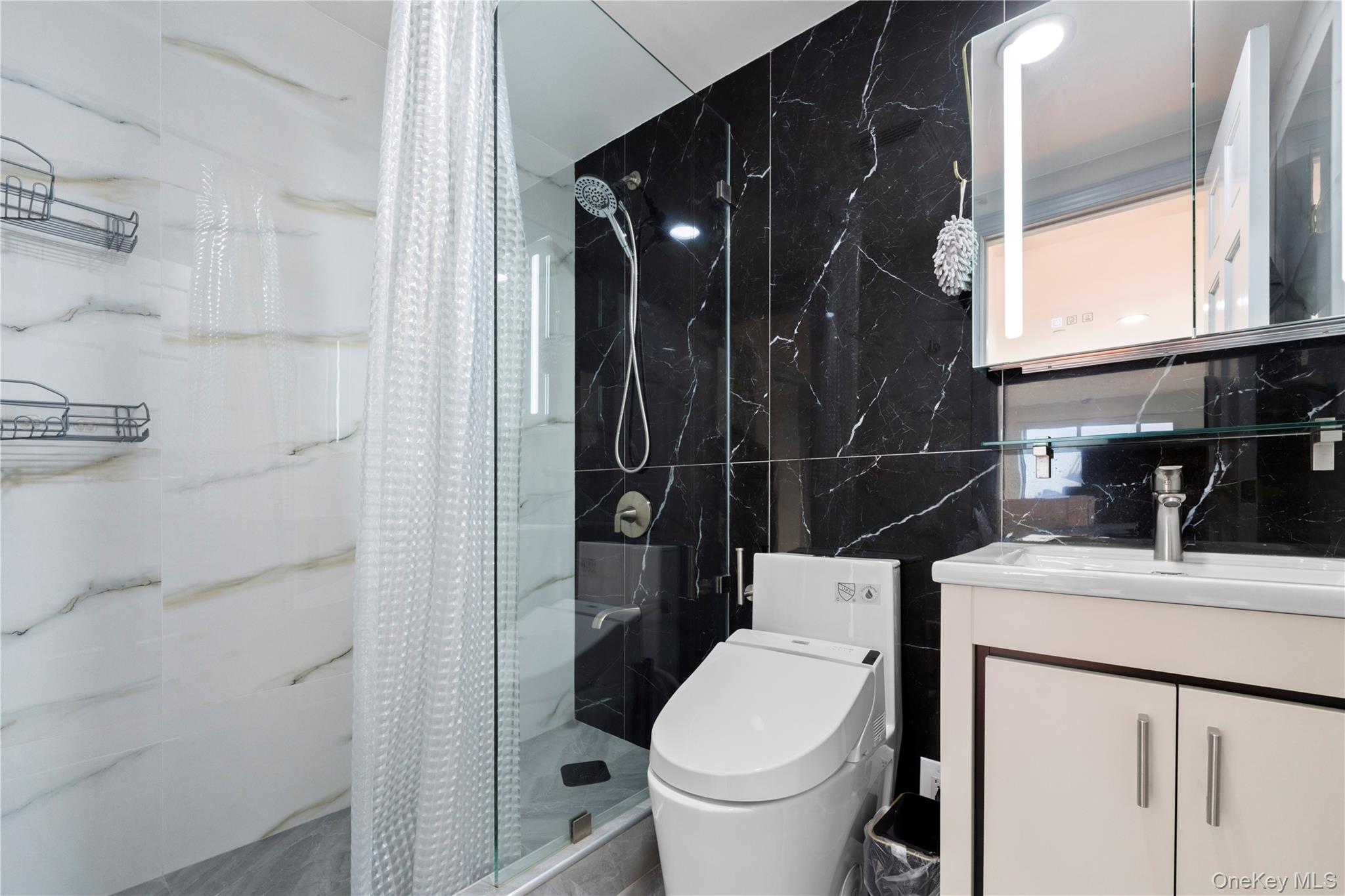 #17 photo, 43-18 Main Street, 뉴욕퀸즈 Flushing , NY 11355