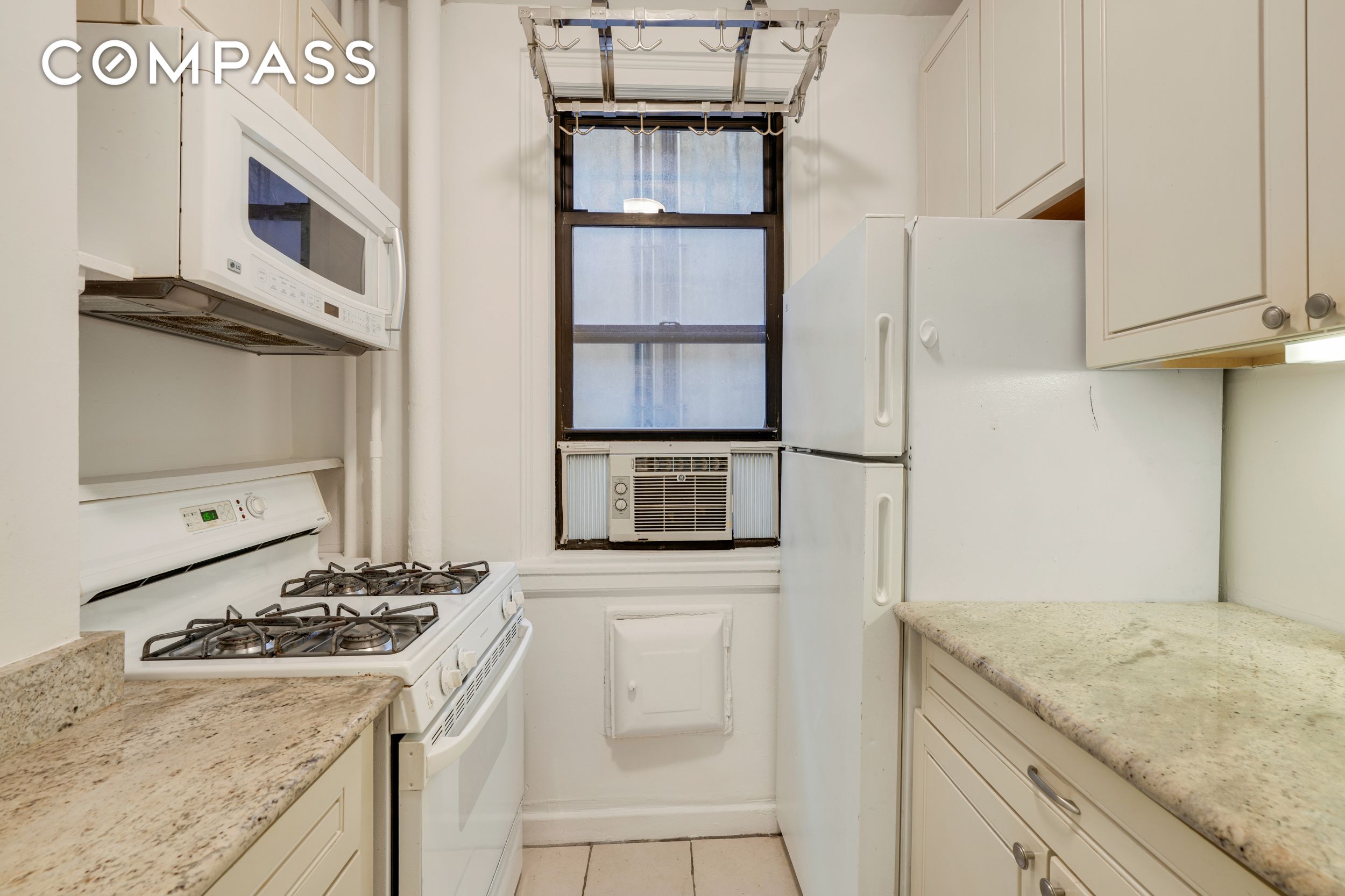 #8 photo, 74 W 68th Street, 맨해튼 Upper West Side , NY 10023