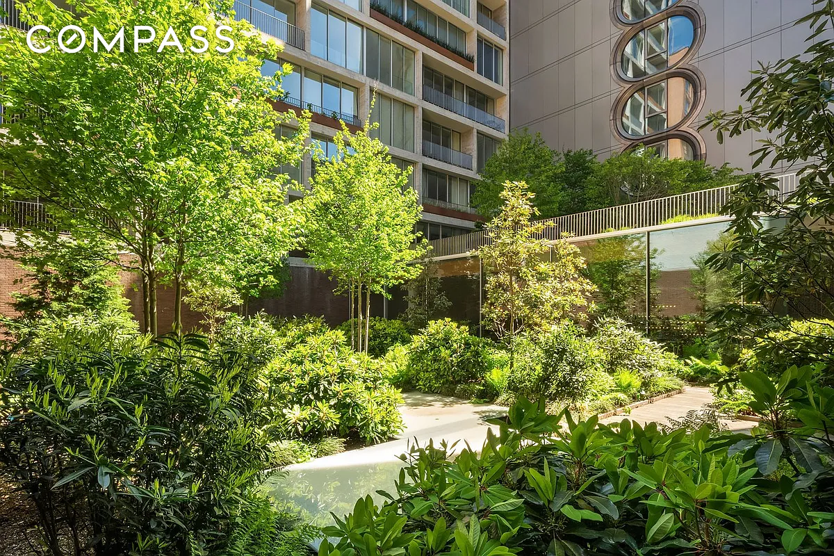 #16 photo, 527 W 27th Street, 맨해튼 Chelsea , NY 10001