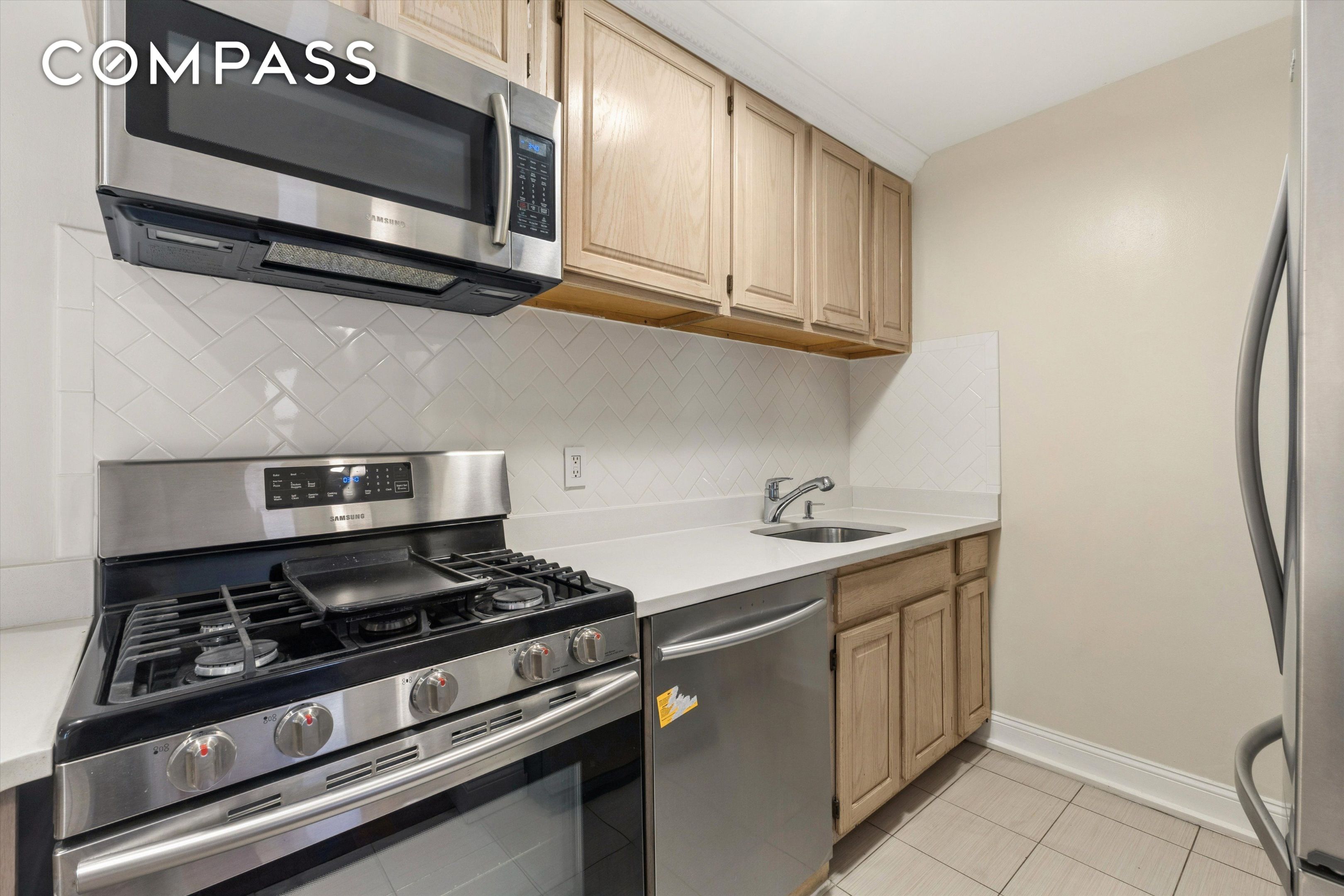 #6 photo, 1919 Madison Avenue, मैनहटन Harlem , NY 10035