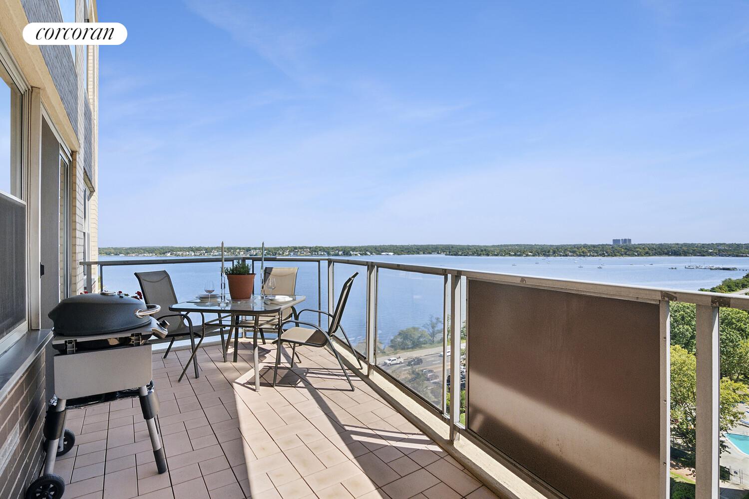 #4 photo, 17-85 215TH Street, קווינס Bay Terrace , NY 11360