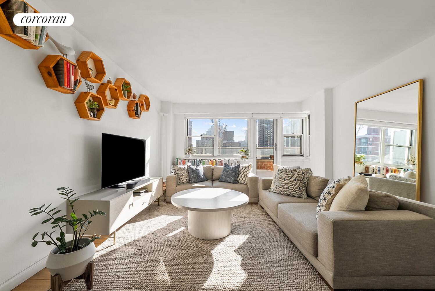 #1 photo, 300 E 71ST Street, Lenox Hill , NY 10021