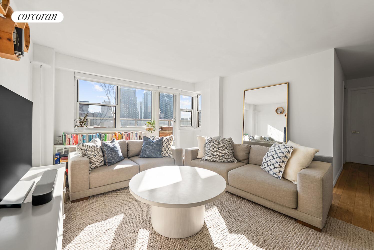 #5 photo, 300 E 71ST Street, Lenox Hill , NY 10021