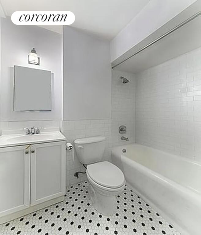 #4 photo, 40 W 72ND Street, 曼哈顿 Lincoln Square , NY 10023