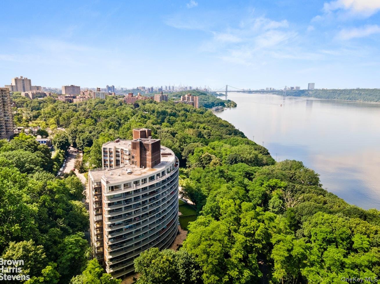 #13 photo, 4455 Douglas Avenue, הברונקס Bronx , NY 10471