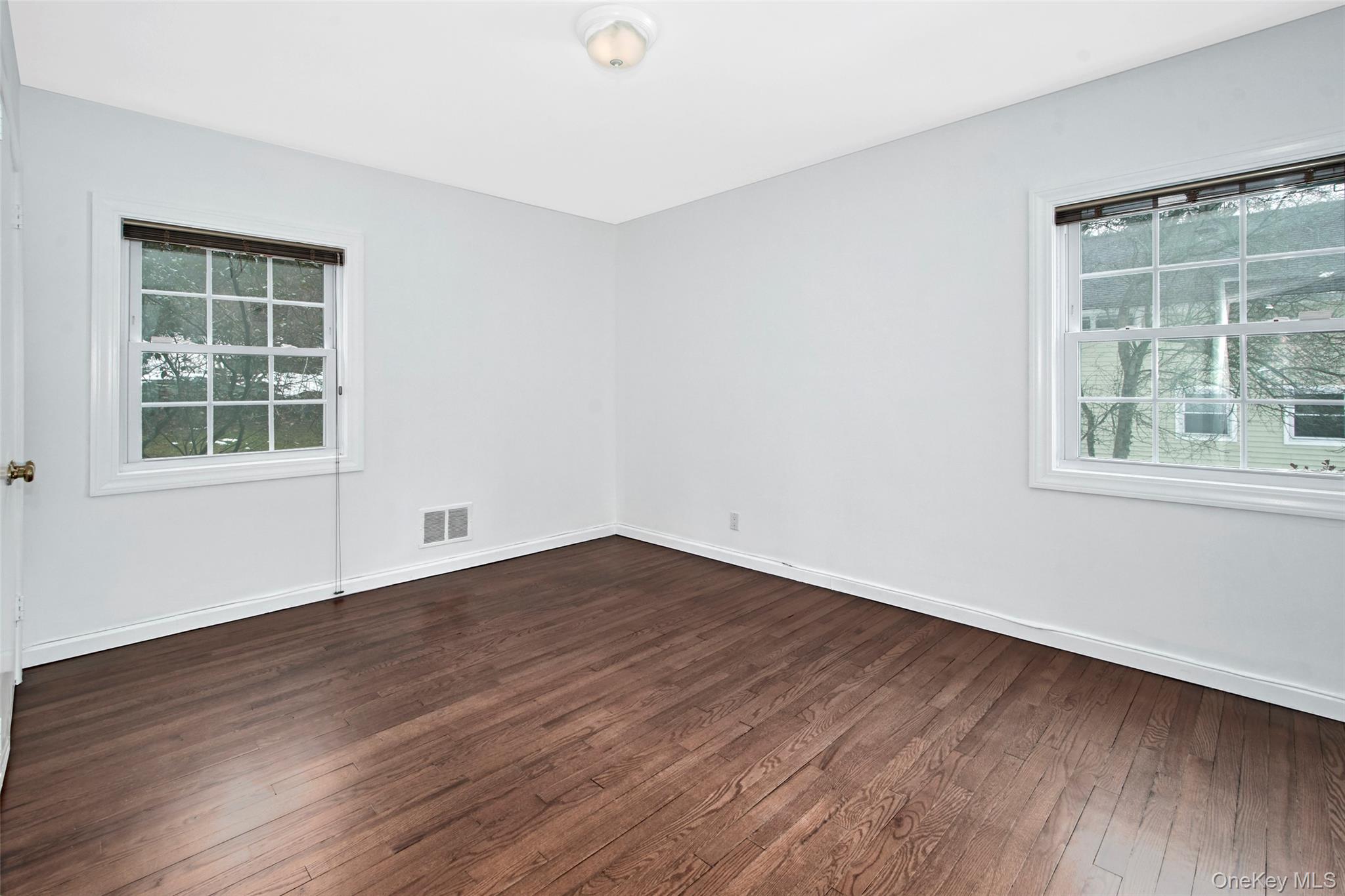 #11 photo, 415 Pinebrook Boulevard, New Rochelle , NY 10804