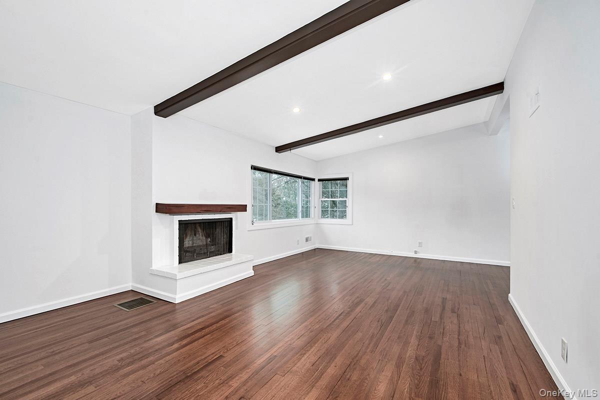 #3 photo, 415 Pinebrook Boulevard, New Rochelle , NY 10804