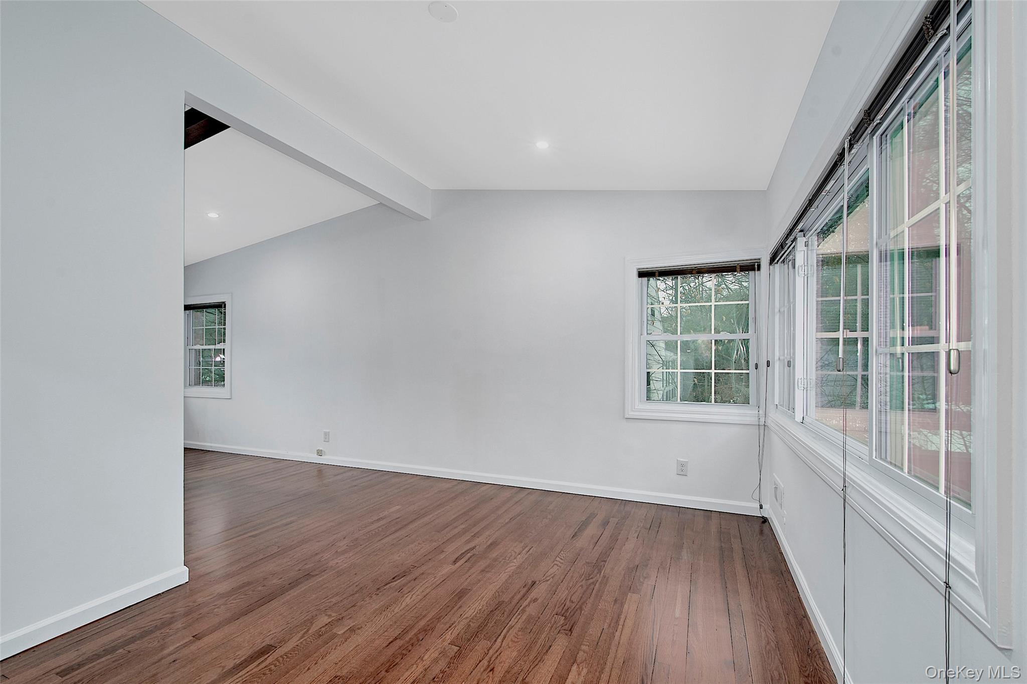 #7 photo, 415 Pinebrook Boulevard, New Rochelle , NY 10804