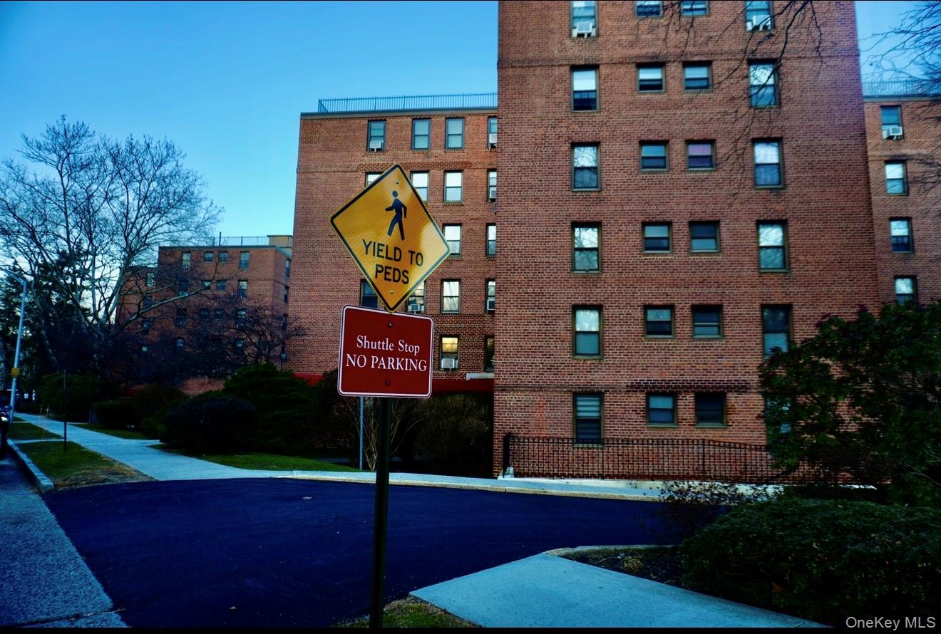 #3 photo, 161 Pearsall Drive Pearsall Drive, 뉴욕주 Mount Vernon , NY 10552