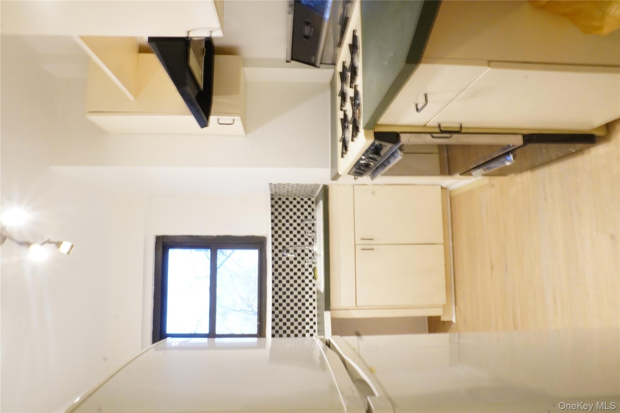 #5 photo, 161 Pearsall Drive Pearsall Drive, 뉴욕주 Mount Vernon , NY 10552