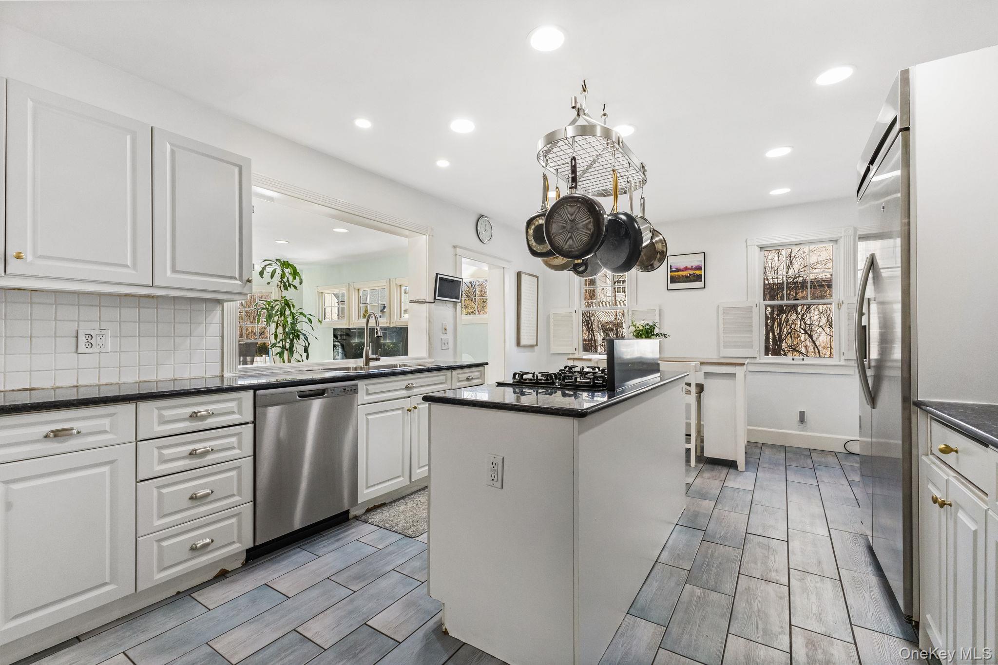 #14 photo, 467 Highbrook Avenue, 纽约州 Pelham , NY 10803