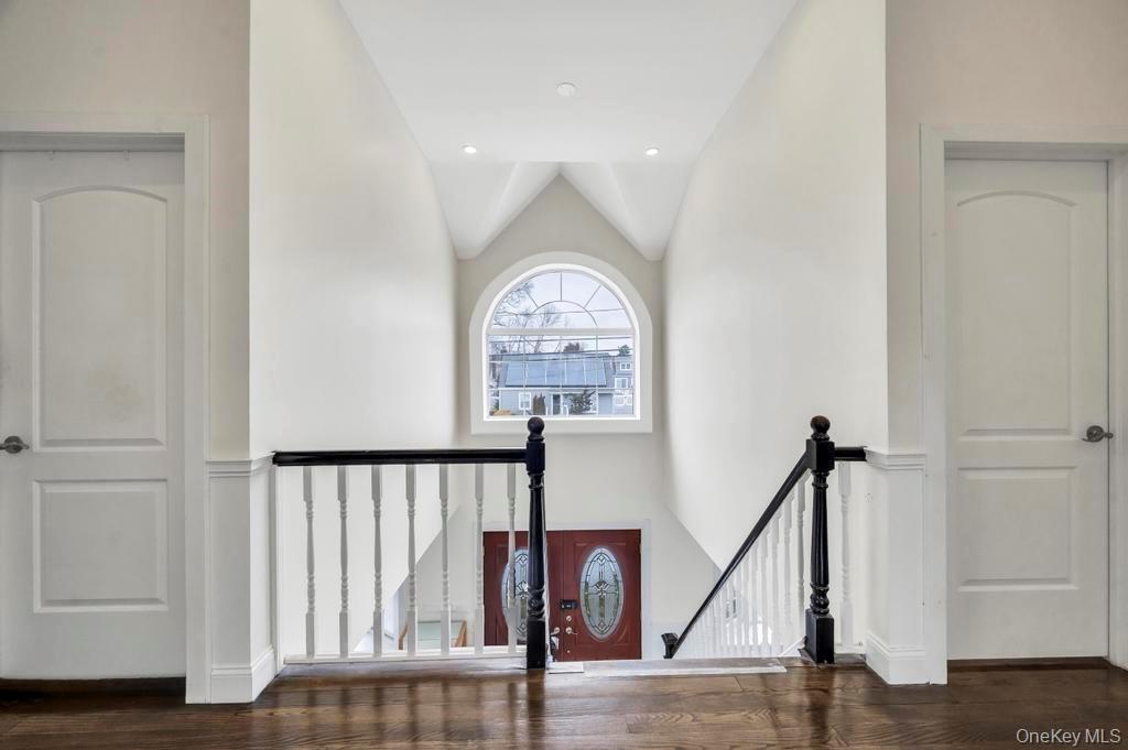 #10 photo, 25 Virginia Avenue, नासाउ काउंटी Plainview , NY 11803