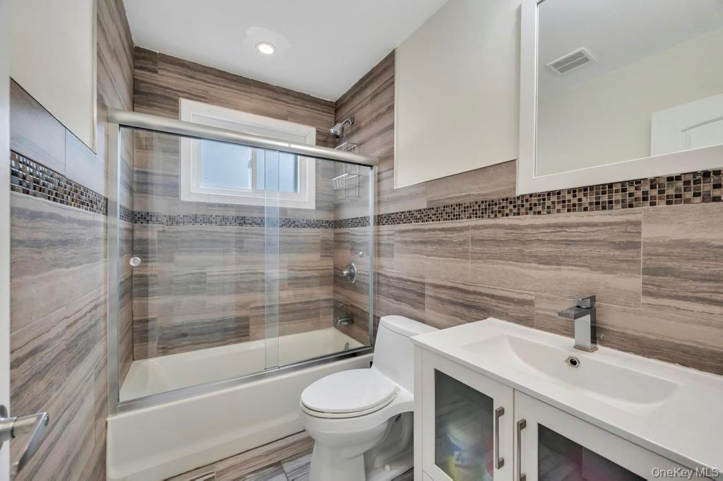 #11 photo, 25 Virginia Avenue, नासाउ काउंटी Plainview , NY 11803