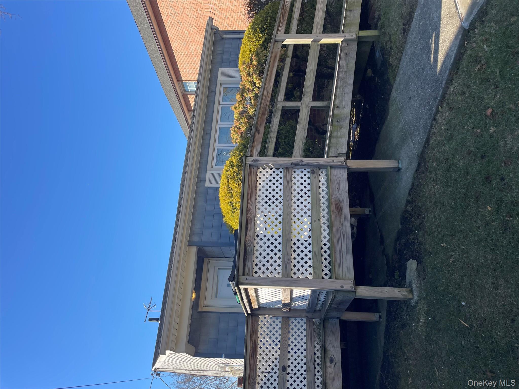 #1 photo, 15458 20th Road, Куинс ‖ Whitestone , NY 11357