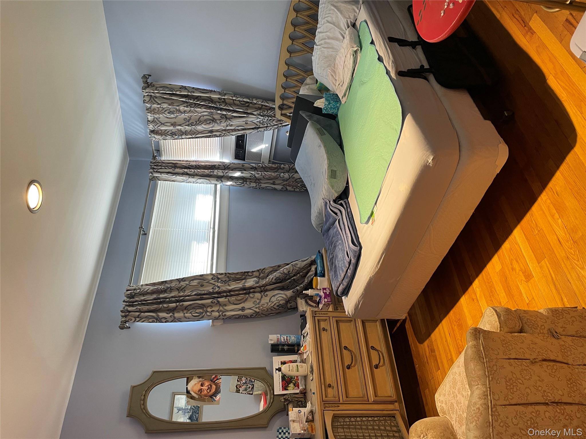 #13 photo, 15458 20th Road, Куинс ‖ Whitestone , NY 11357