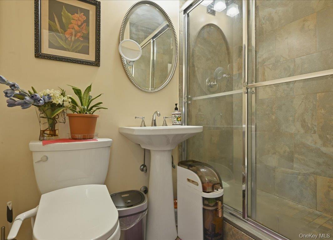 #15 photo, 26910 Grand Central Parkway, كوينز Floral Park , NY 11005