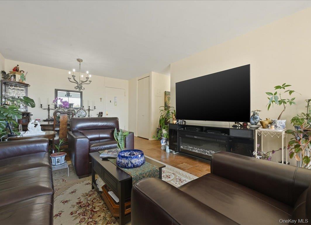 #8 photo, 26910 Grand Central Parkway, كوينز Floral Park , NY 11005