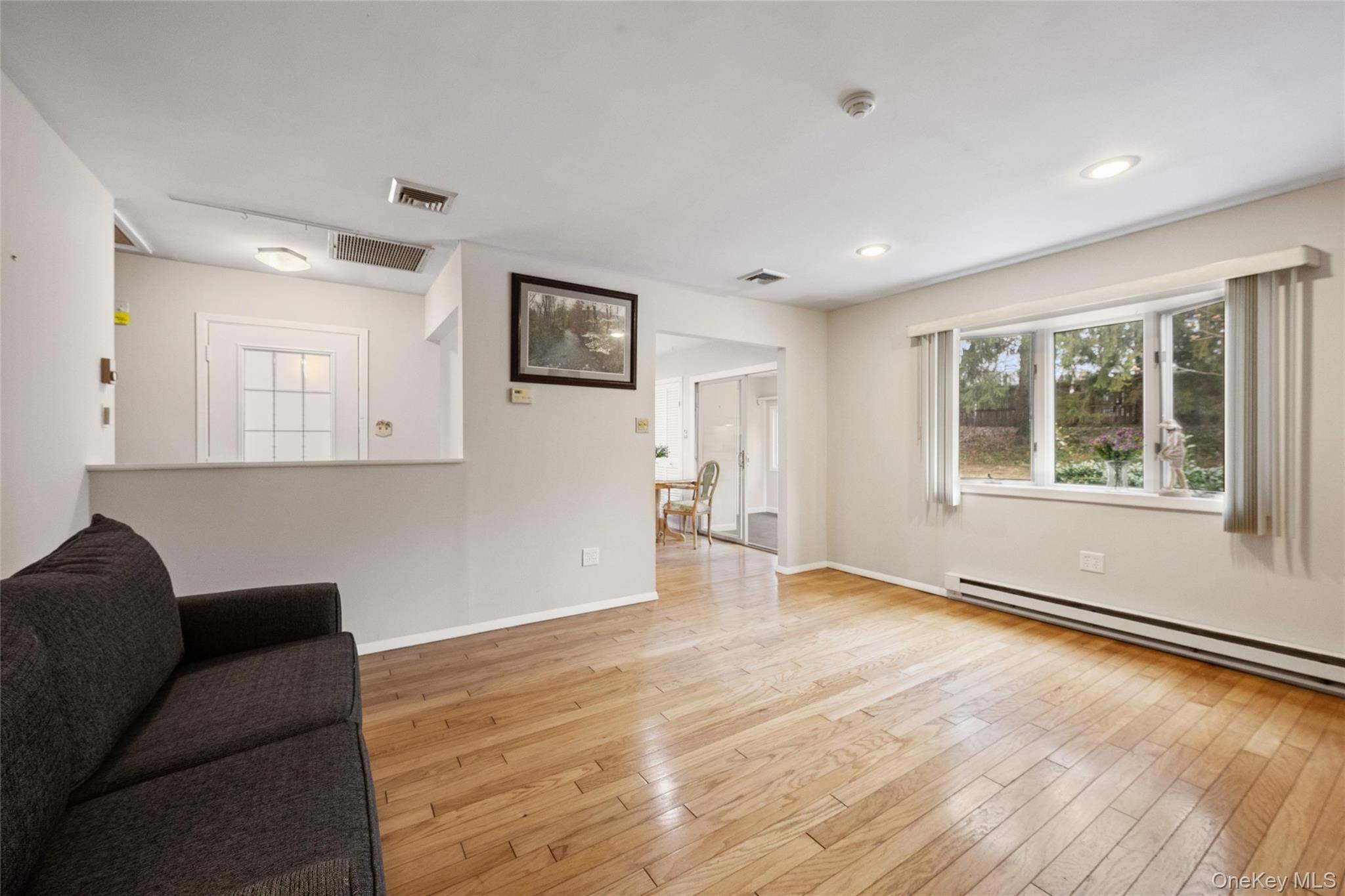 #7 photo, 25 Freemont Lane, Coram , NY 11727