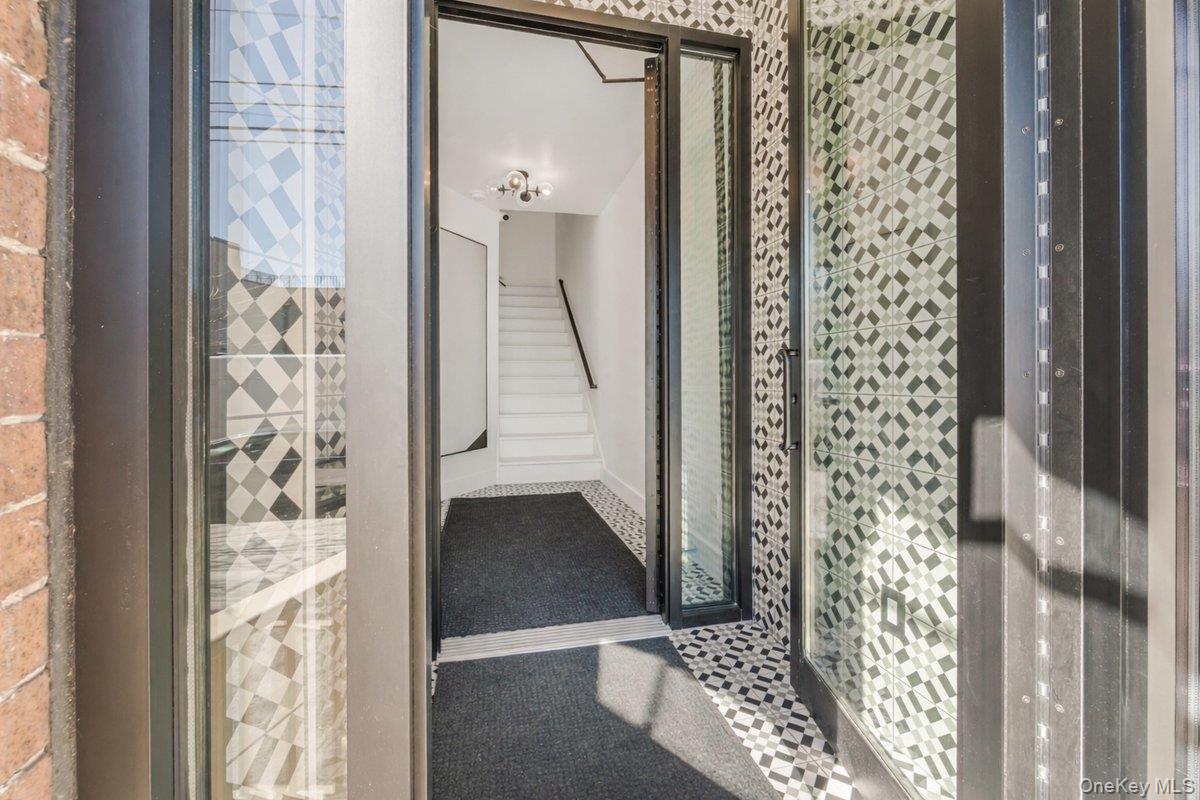 #2 photo, 3634 11th Street, كوينز Astoria , NY 11106