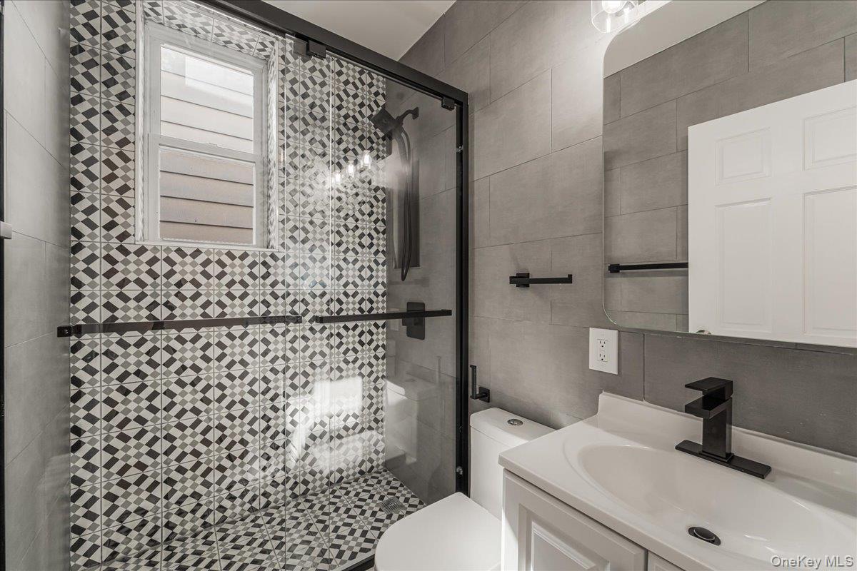 #7 photo, 3634 11th Street, كوينز Astoria , NY 11106