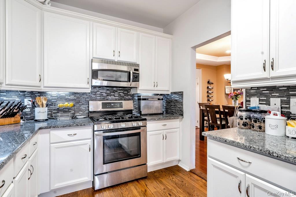 #11 photo, 128 Cinnamon Court, Melville , NY 11747