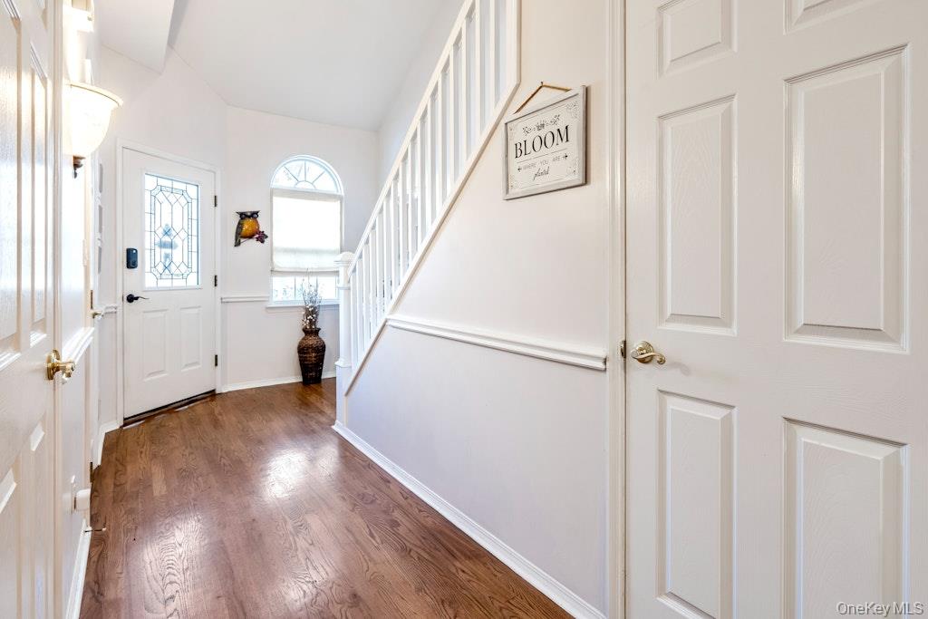 #4 photo, 128 Cinnamon Court, Melville , NY 11747