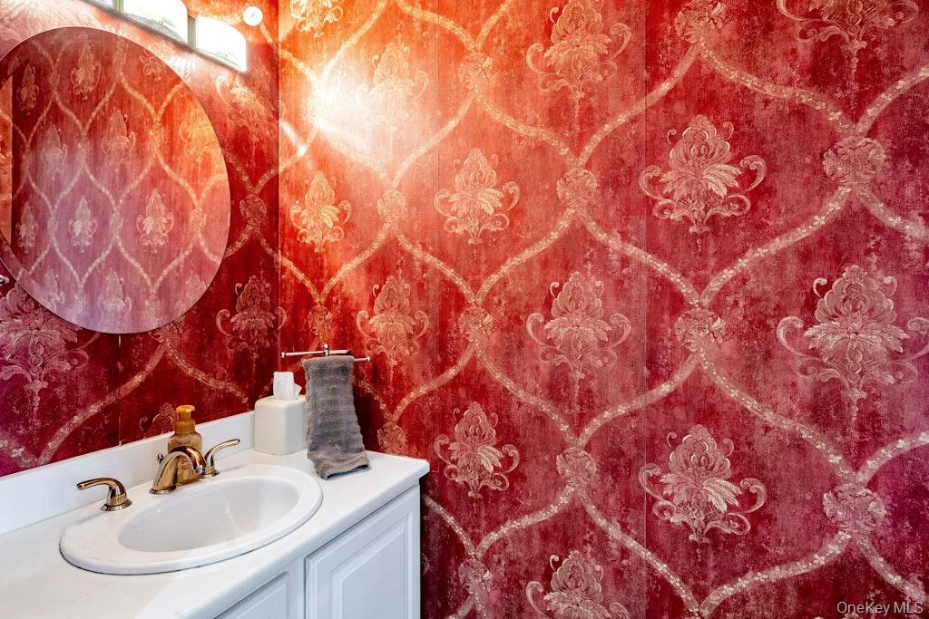 #6 photo, 128 Cinnamon Court, Melville , NY 11747