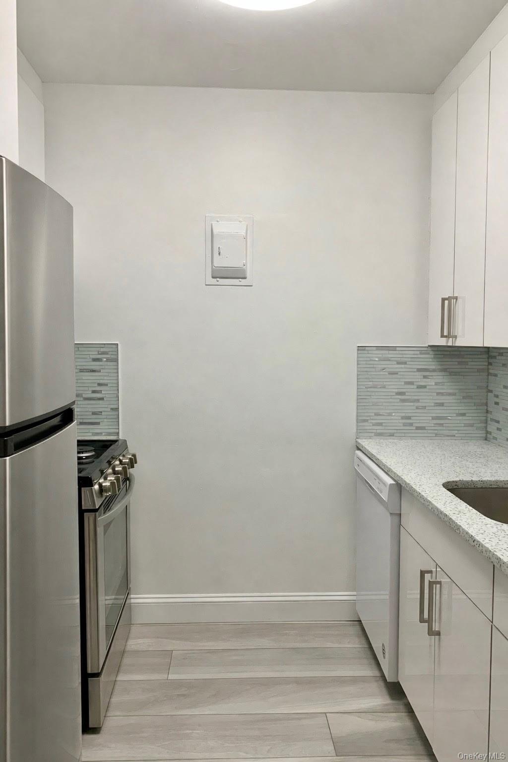 #4 photo, 26910 Grand Central Parkway, クイーンズ区 Floral Park , NY 11005