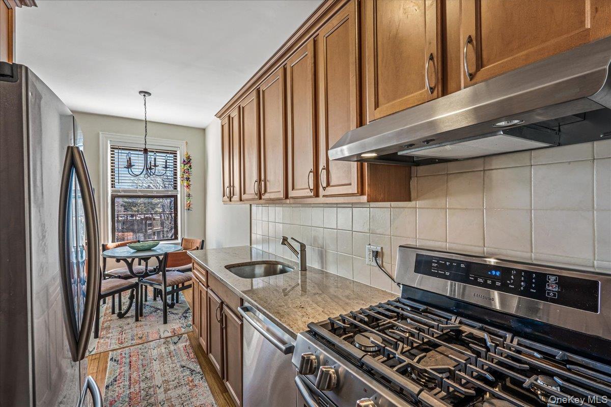 #7 photo, 37 Brompton Road, ग्रेट नेक Great Neck , NY 11021