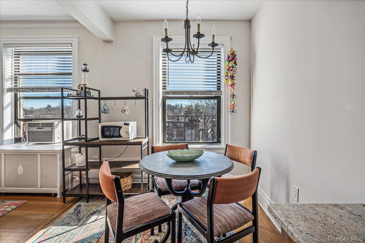 #8 photo, 37 Brompton Road, ग्रेट नेक Great Neck , NY 11021