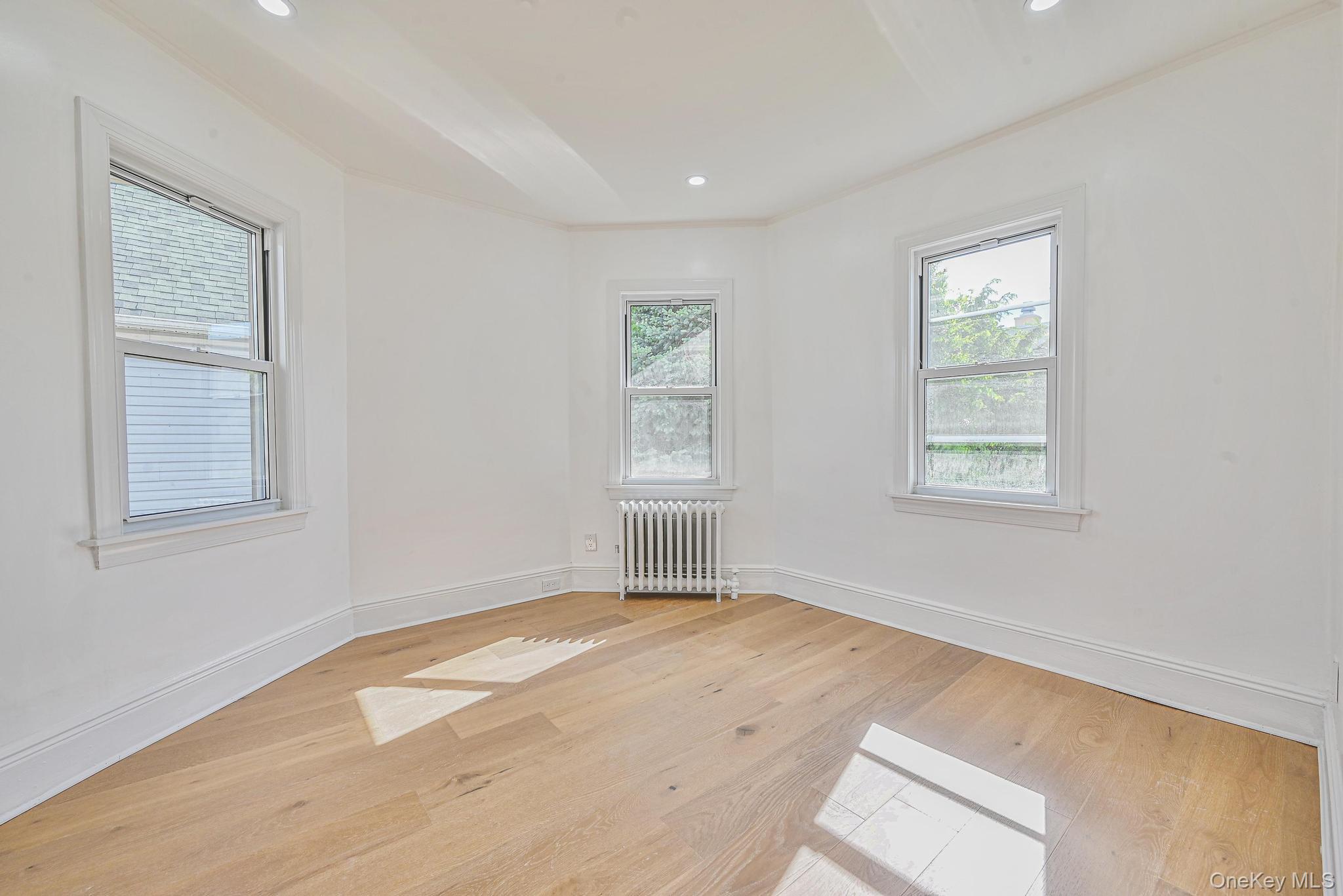 #12 photo, 108 N Forest Avenue, מחוז נסאו Rockville Centre , NY 11570