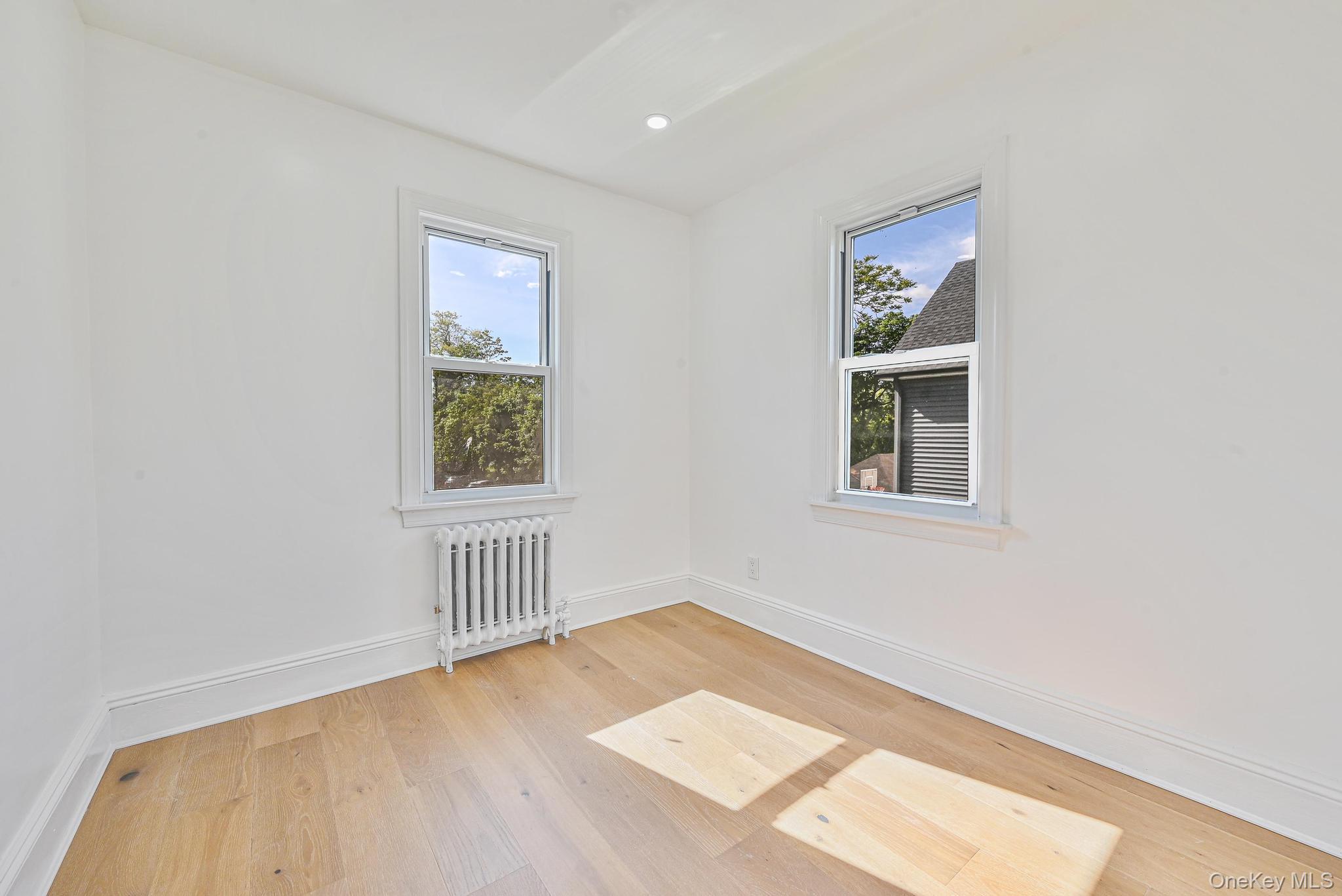 #16 photo, 108 N Forest Avenue, מחוז נסאו Rockville Centre , NY 11570