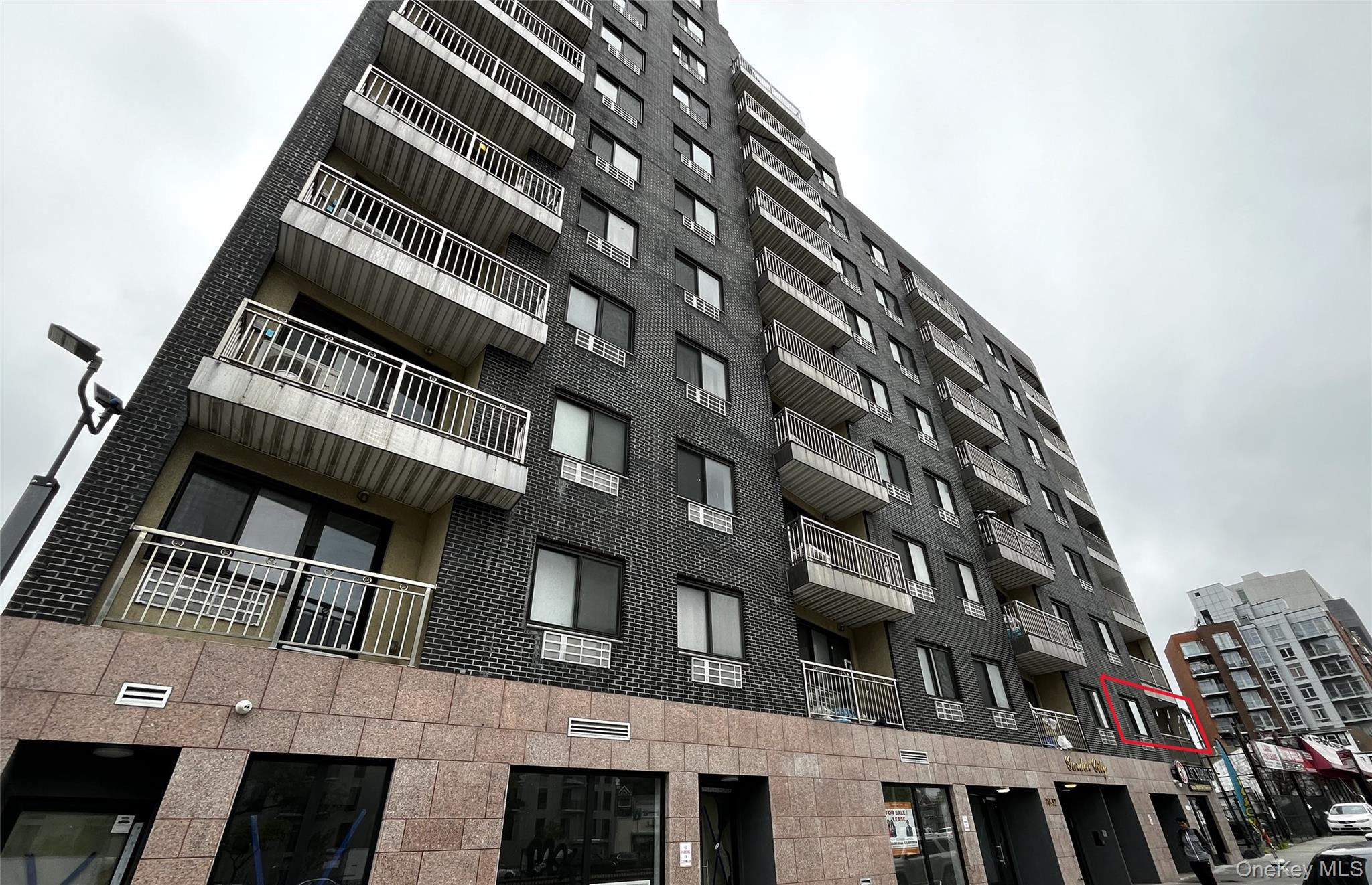 #17 photo, 7026 Queens Boulevard, קווינס Woodside , NY 11377