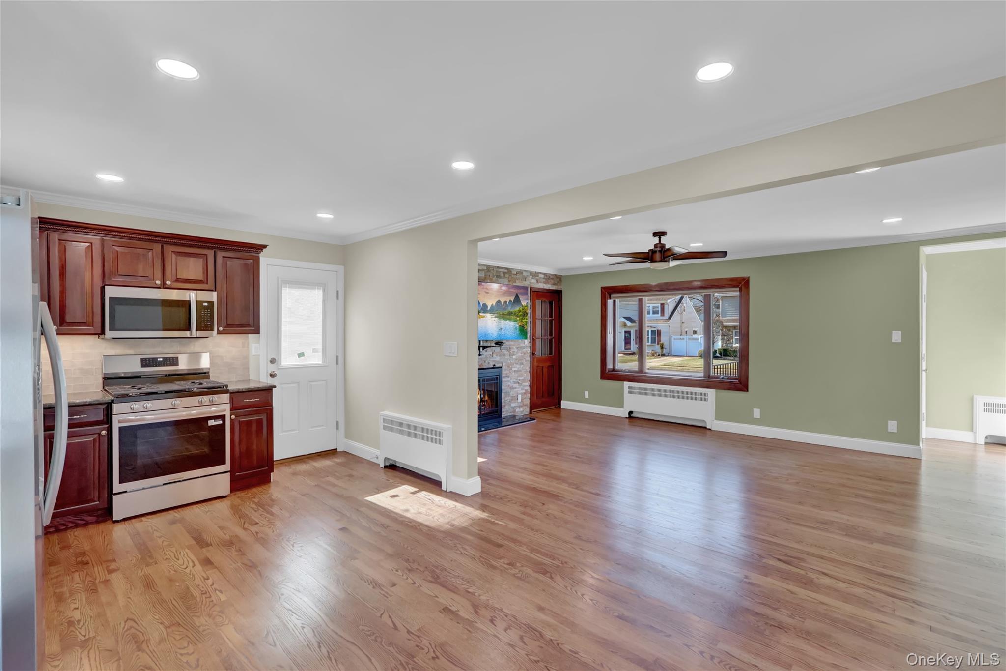 #15 photo, 45 Gregory Avenue, Нассау ‖ Merrick , NY 11566