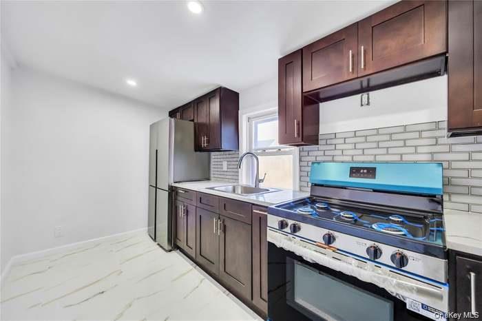 #10 photo, 100-35 204th Street, 皇后区 Hollis , NY 11423