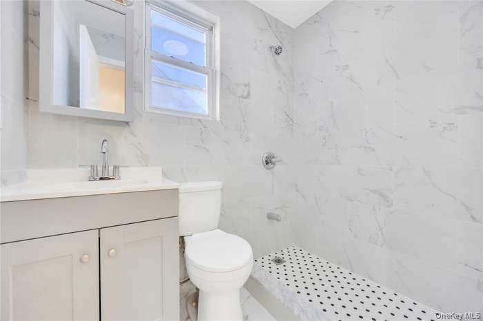 #16 photo, 100-35 204th Street, 皇后区 Hollis , NY 11423