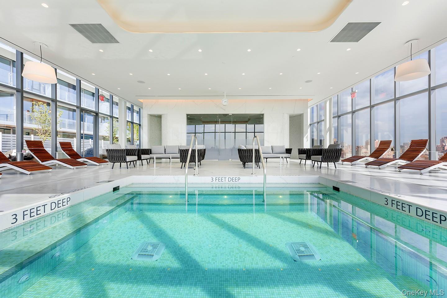 #3 photo, 40-28 College Point Boulevard, 뉴욕퀸즈 Flushing , NY 11354