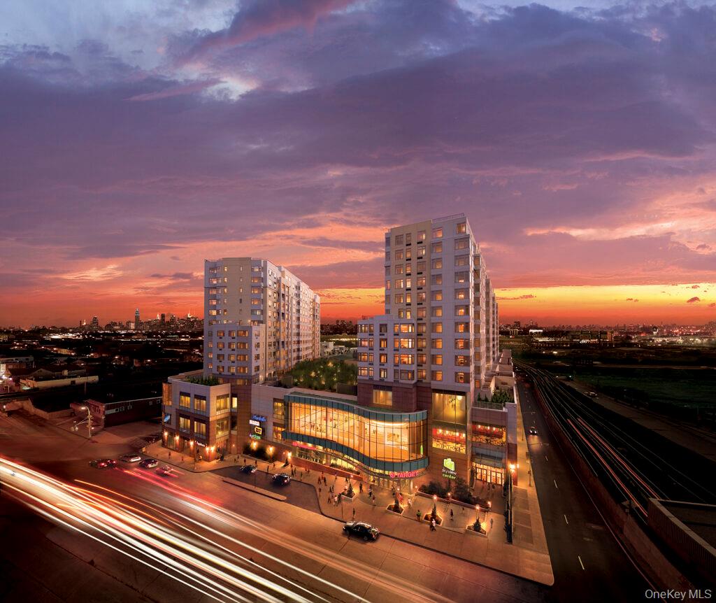 #7 photo, 40-28 College Point Boulevard, 뉴욕퀸즈 Flushing , NY 11354