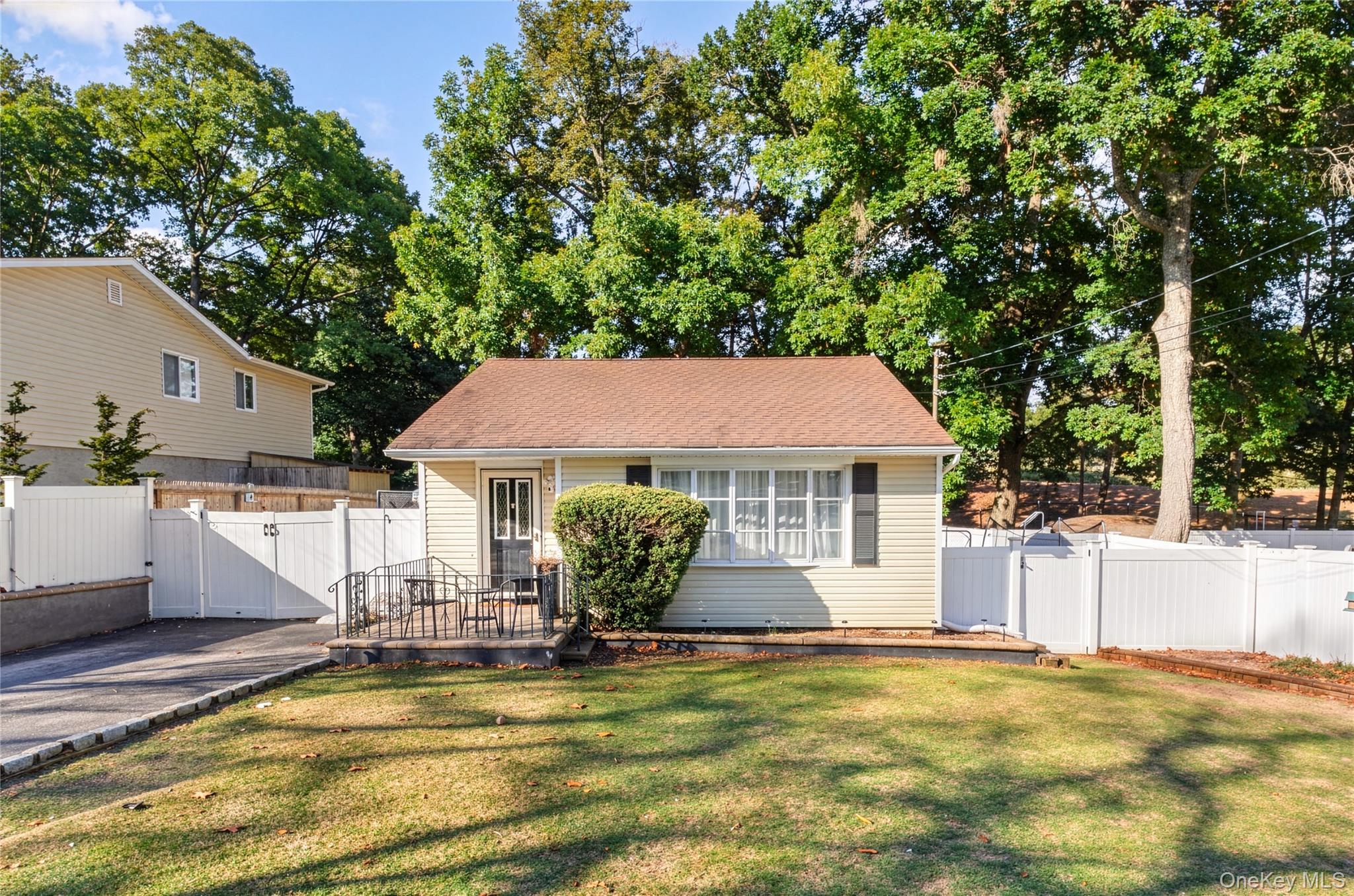 #1 photo, 193 Maple Road, Саффолк ‖ Wading River , NY 11792