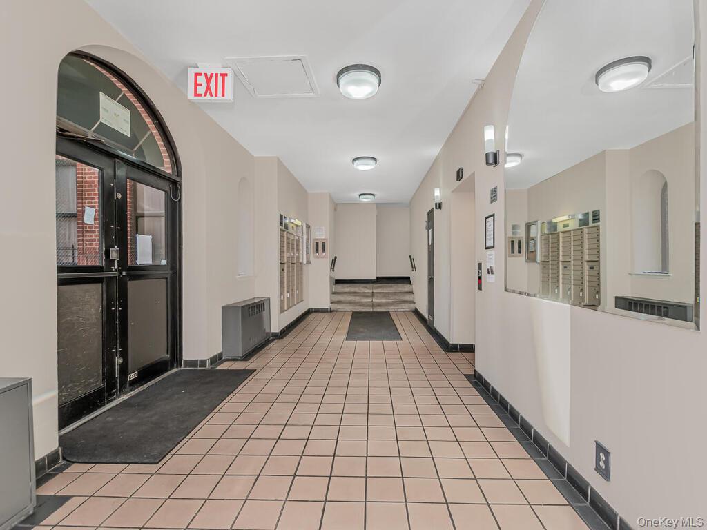 #12 photo, 581 Academy Street, מנהטן New York (Manhattan) , NY 10034