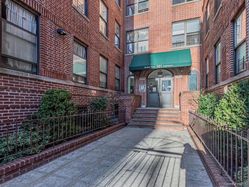 #14 photo, 581 Academy Street, מנהטן New York (Manhattan) , NY 10034