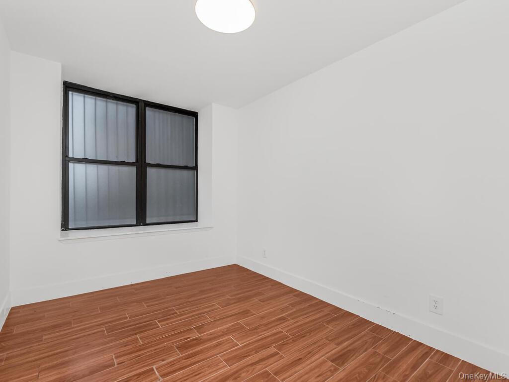 #8 photo, 581 Academy Street, מנהטן New York (Manhattan) , NY 10034