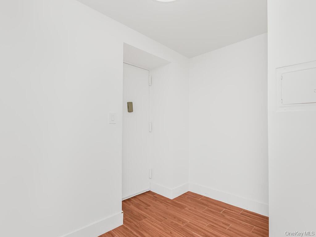 #9 photo, 581 Academy Street, מנהטן New York (Manhattan) , NY 10034