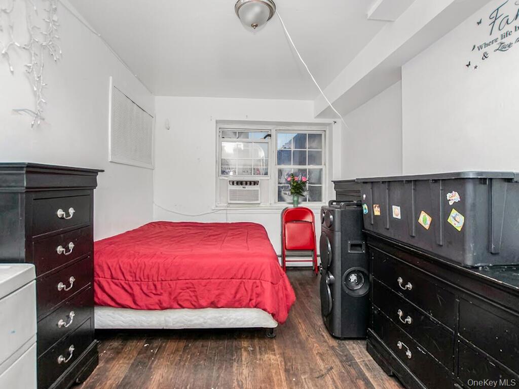 #11 photo, 986 Neill Avenue, Bronx , NY 10462