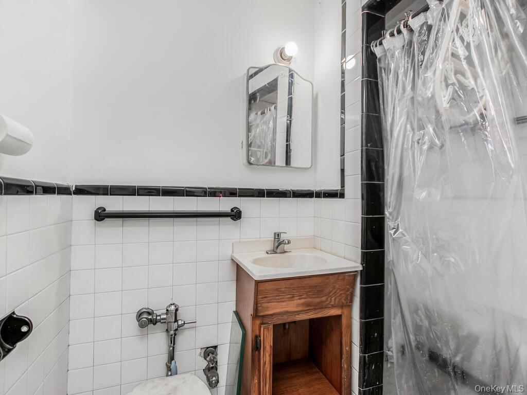 #14 photo, 986 Neill Avenue, Bronx , NY 10462