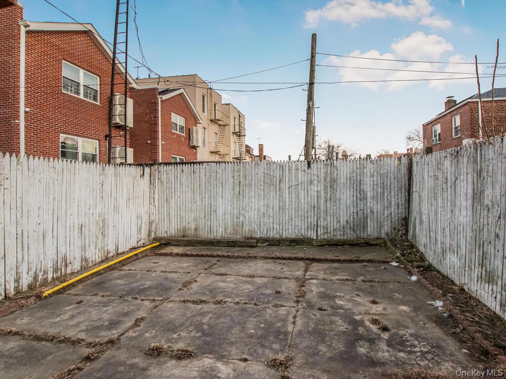 #3 photo, 986 Neill Avenue, Bronx , NY 10462