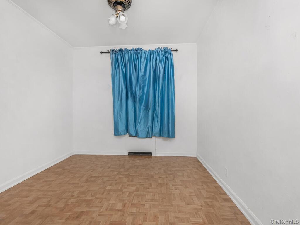 #8 photo, 986 Neill Avenue, Bronx , NY 10462