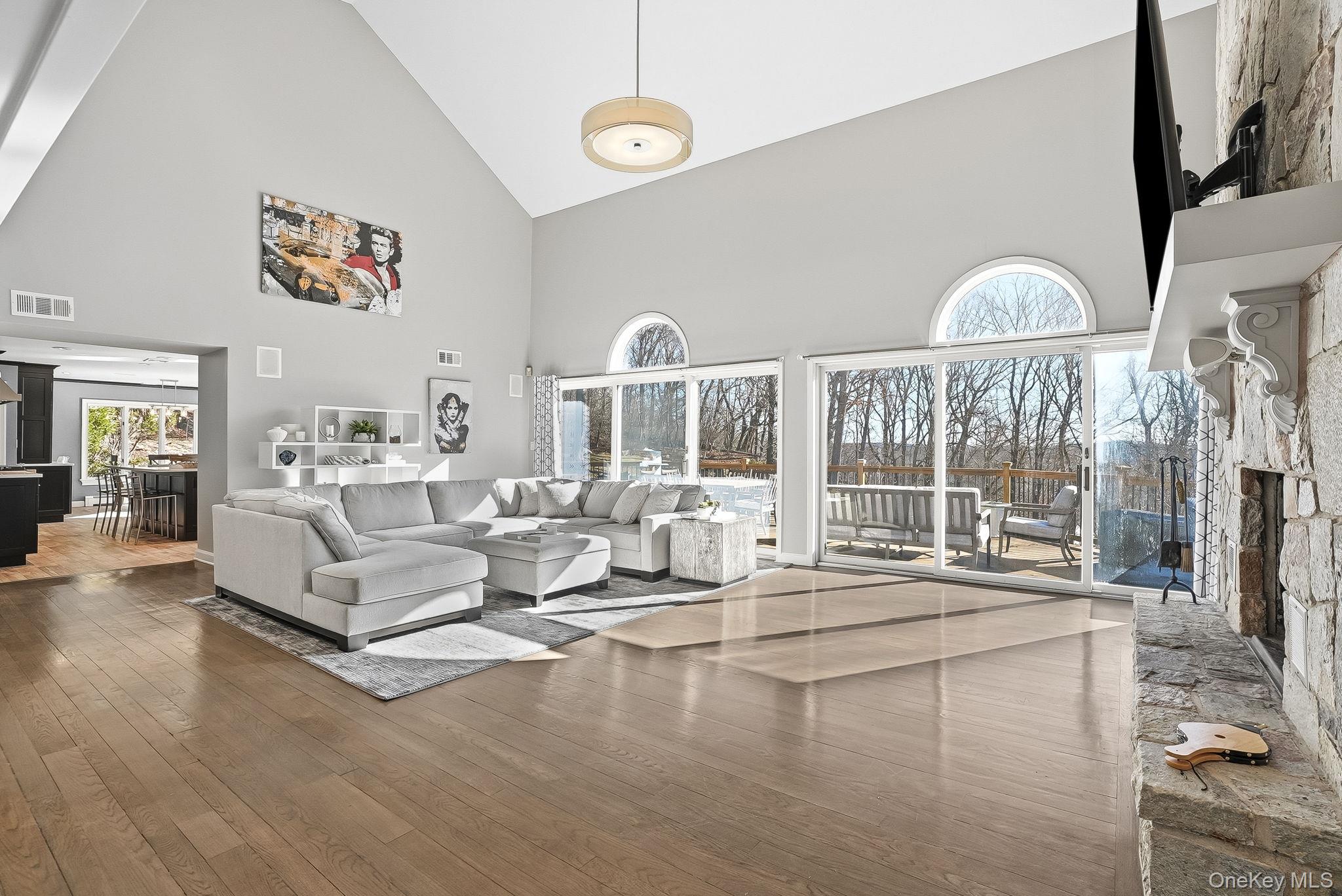 #11 photo, 2 Hemlock Rise, Armonk , NY 10504